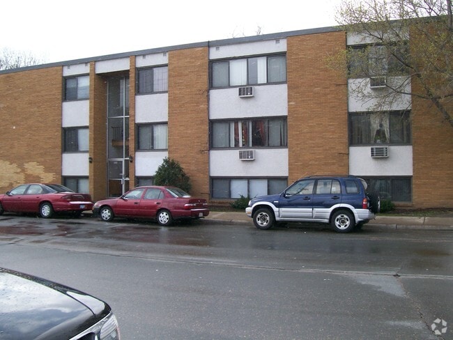 Photo - 3200 Minnehaha Ave