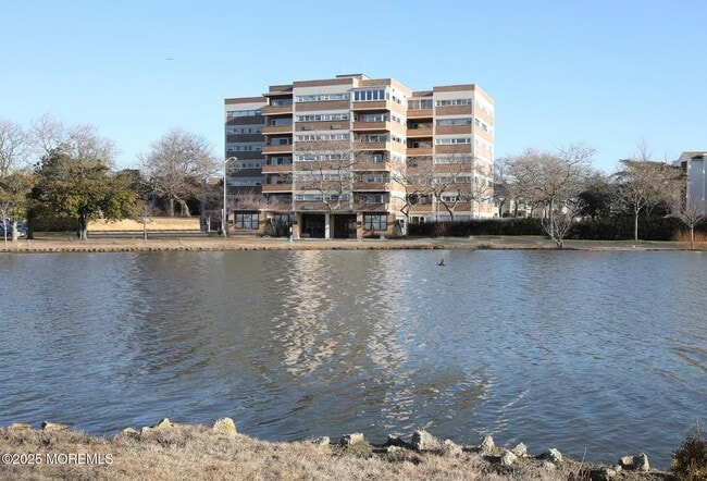 Building Photo - 321 Sunset Ave Unit 3A Rental