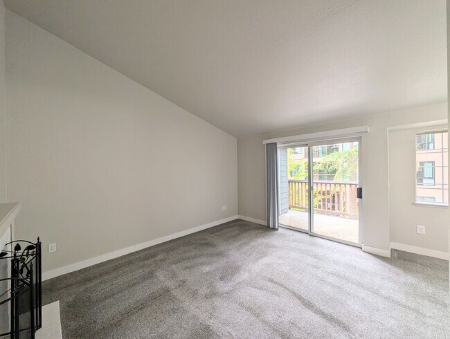 Photo - 15433 Country Club Dr Unit D304