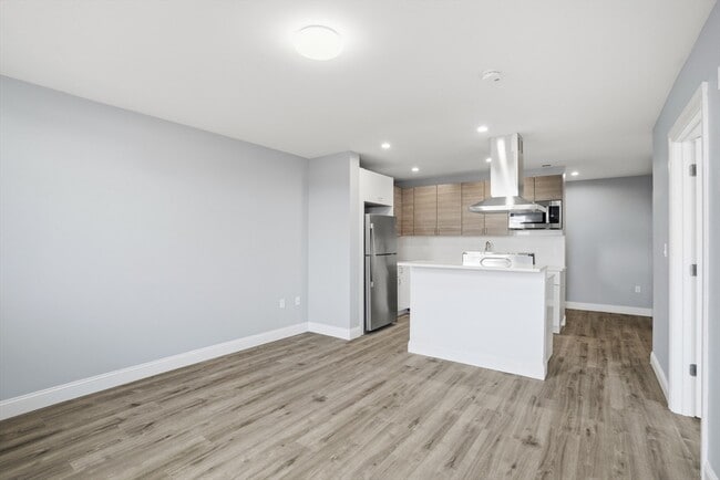 Photo - 632 Centre St Unit 305