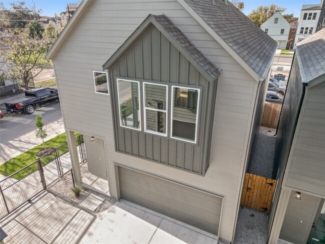 Building Photo - 3011 Truxillo St