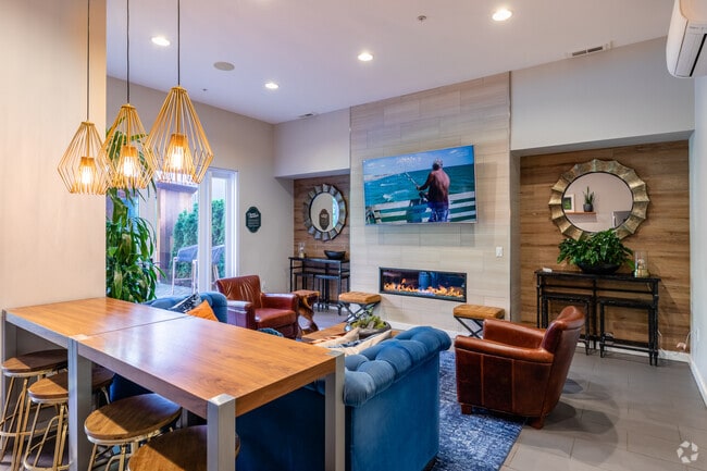 Interior Photo - The Thornton