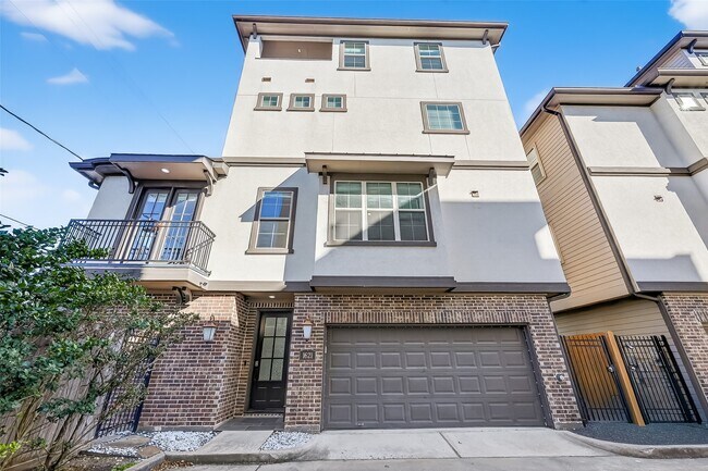 Building Photo - 1621 Rosewood St