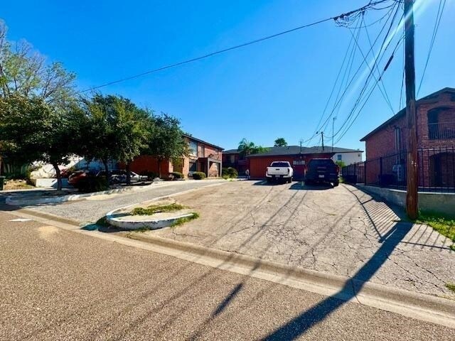 Photo - 1305 Tilden Ave Unidad 5