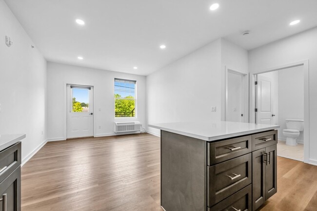 Photo - 315 Railroad Ave Unidad 201