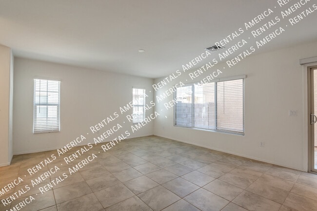 Photo - 1071 E Descent St