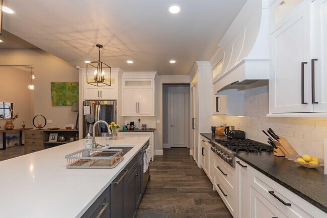 Photo - 6300 Carroll Gdns