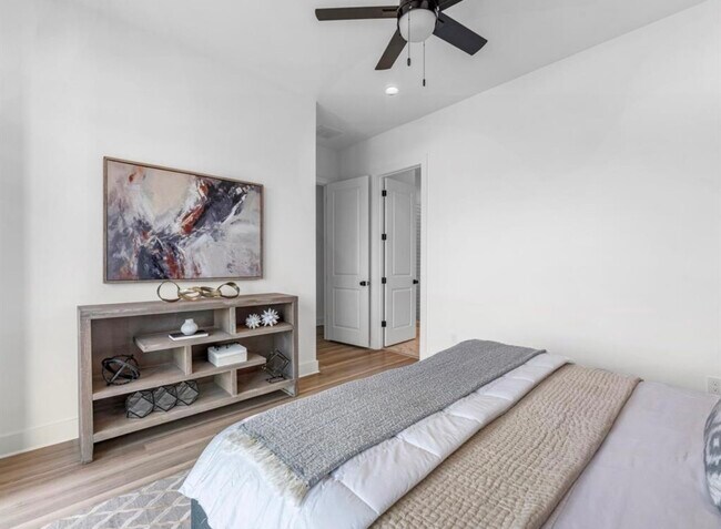 Photo - 5910 Val Verde St