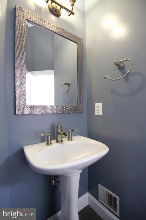 Photo - 3800 Elmwood Towne Way