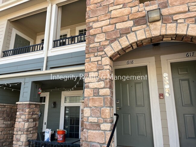 Photo - 452 Black Feather Loop