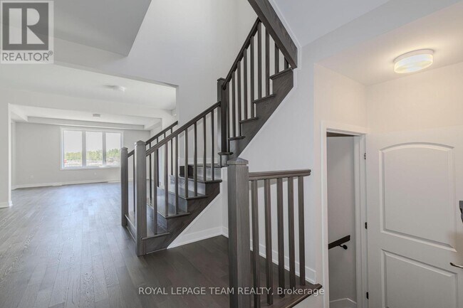 Photo - 475 Meynell Rd