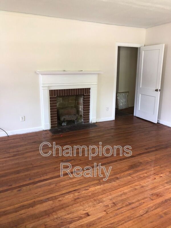 Photo - 2834 Mimosa St
