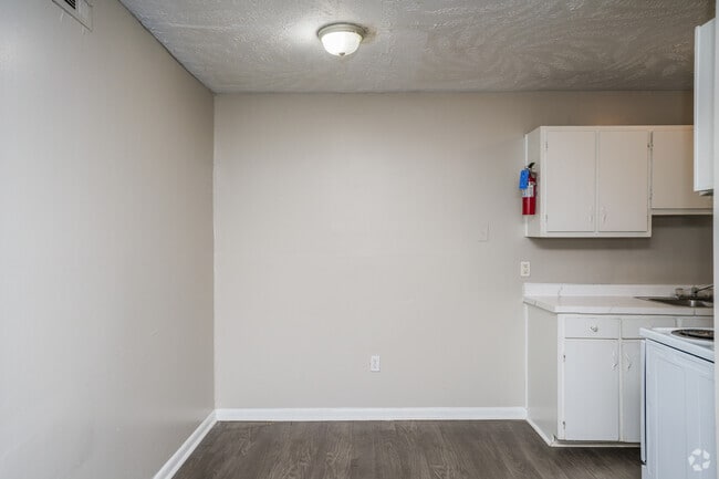 2BR, 1 BA - 664SF - Dining Room