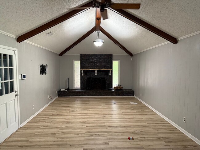 Photo - 1746 Par Rd 7139