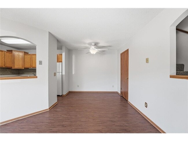 Photo - 64 E 13th St