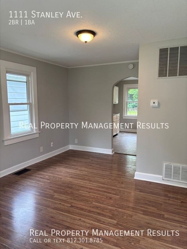 Photo - 1111 Stanley Ave