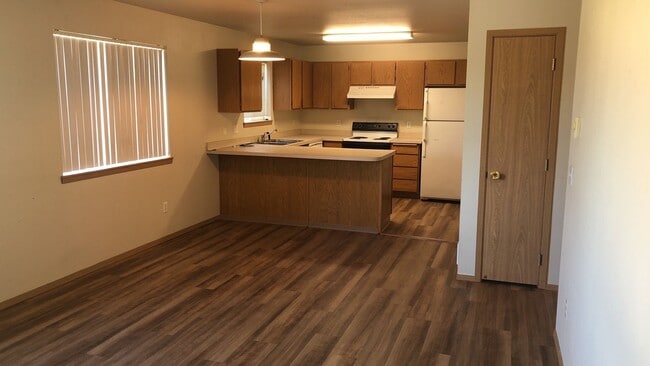 Photo - 305 NW Parr Dr Unit B