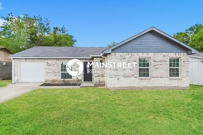 Building Photo - 3 Bedroom Pet-Friendly Home in Dallas, TX with Main Street Renewal