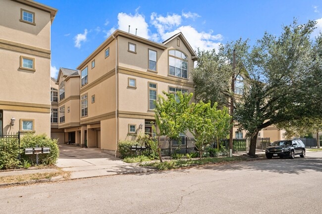 Building Photo - 418 Fowler St