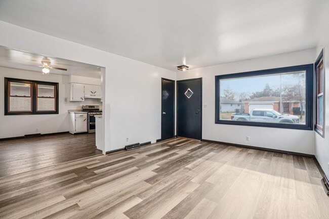 Photo - 8610 W Potomac Ave