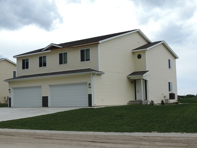 Building Photo - Peggy Lehagre Unit 822 Rental