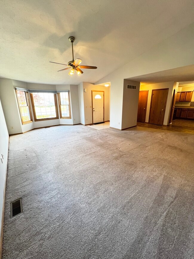 Photo - 1129 Golf Ct Townhome