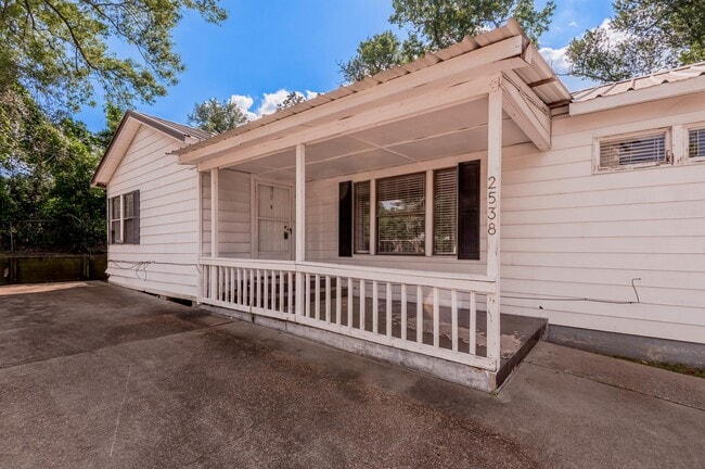 Photo - 2538 Sycamore Ave