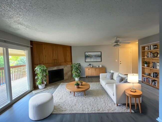 Building Photo - 4015 Stonedike Dr Unit A