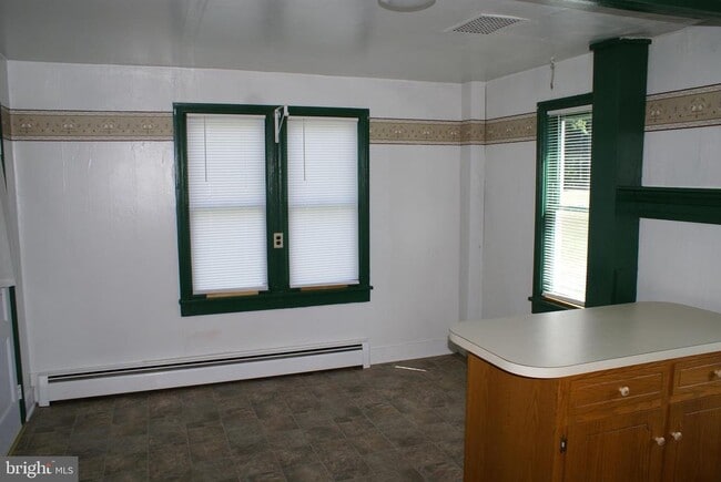 Photo - 9518 Circle Dr