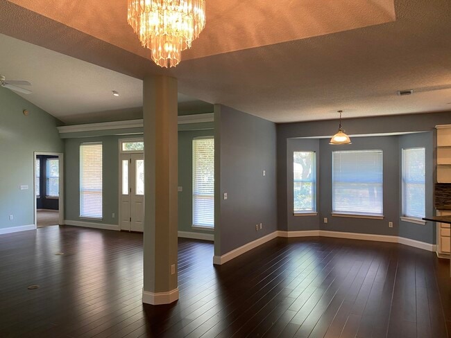 Photo - 2020 Plantation Oaks Dr