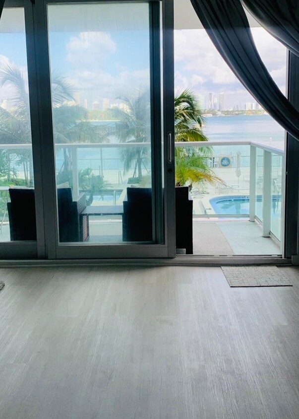 Photo - 1000 West Ave (Miami Beach, FL)