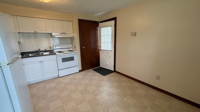 2900 Thackeray Ave NW Unit 2900 Thackeray