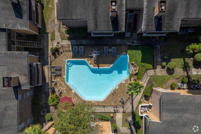 2410 S Kirkwood Rd Pool 2
