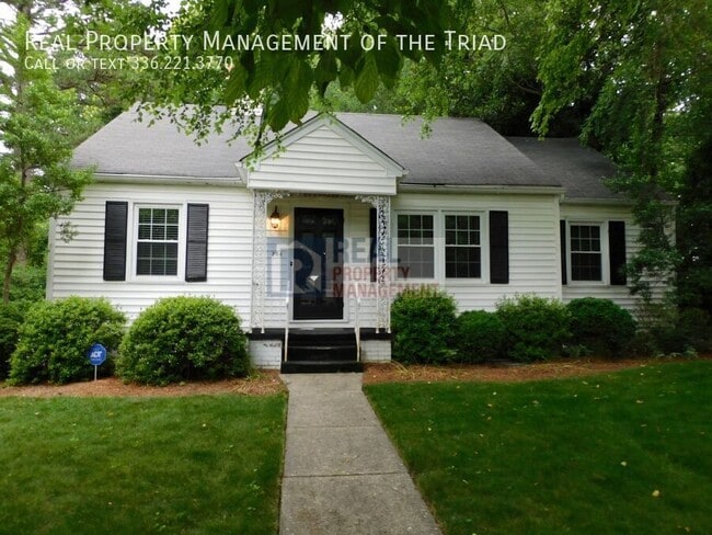 Building Photo - 204 W Newlyn St Rental