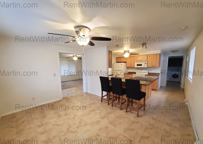 Photo - 3 Bedroom, 2 Bath & Main floor laundry- 6t...