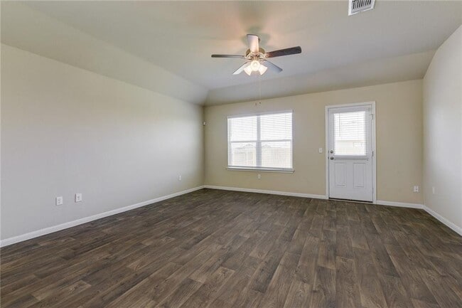 Photo - 401 Cassandra Dr