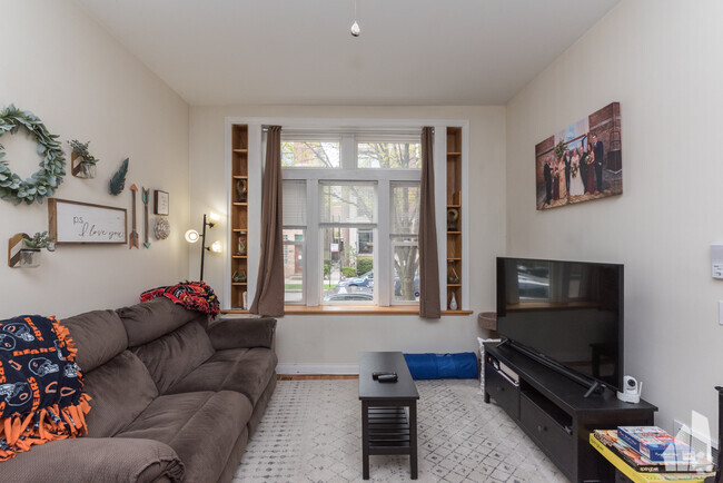 Building Photo - 2702 W Thomas St Unit 1F Rental
