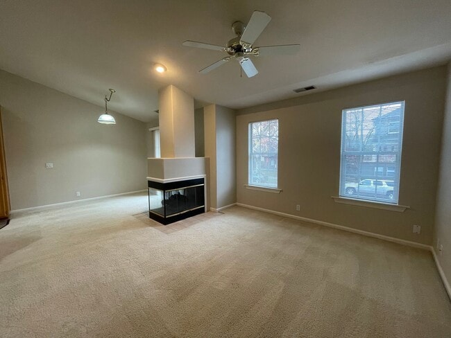 Photo - 2 Bed 2 Full Bath Townhome Style Apartment w/Attached Garage Unit 1905