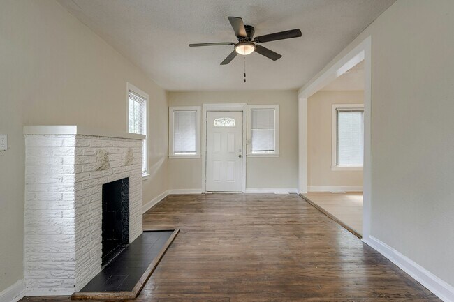 Photo - 6212 Walrond Ave
