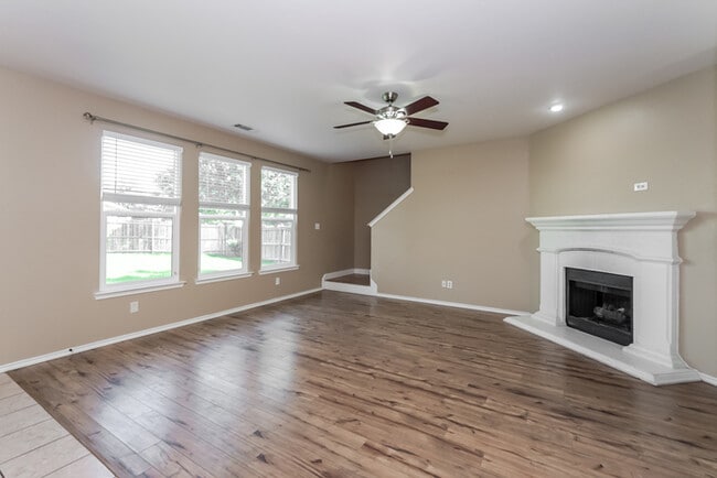 Photo - 9865 Gallatin Ln