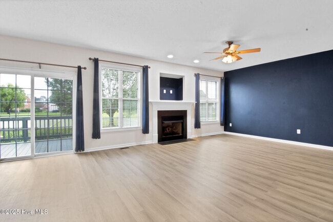 Photo - 817 Willbrook Cir