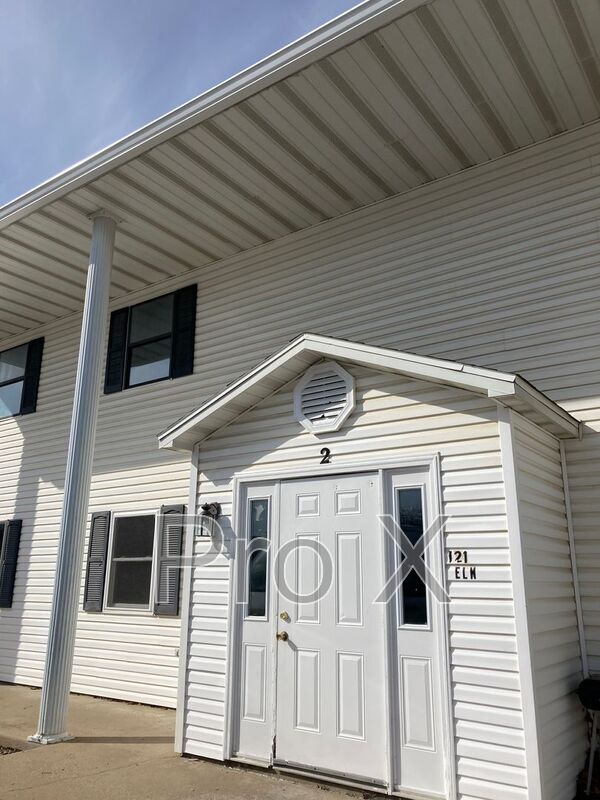 Building Photo - 121 Elm St Unit 121 Elm St #1 Rental