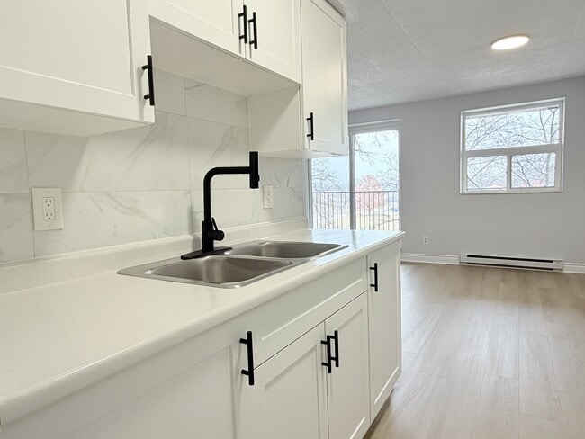 Photo - 1071 McDougall St Unité 402