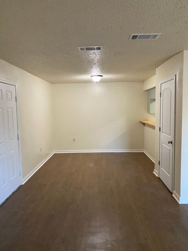 Photo - 1346 Jade Ave Unit 1346-B