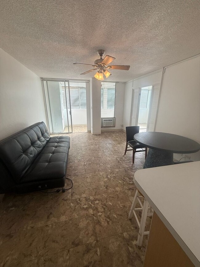 Building Photo - Near Waikiki Beach. Window AC. Near Public Transportation Unit 2A