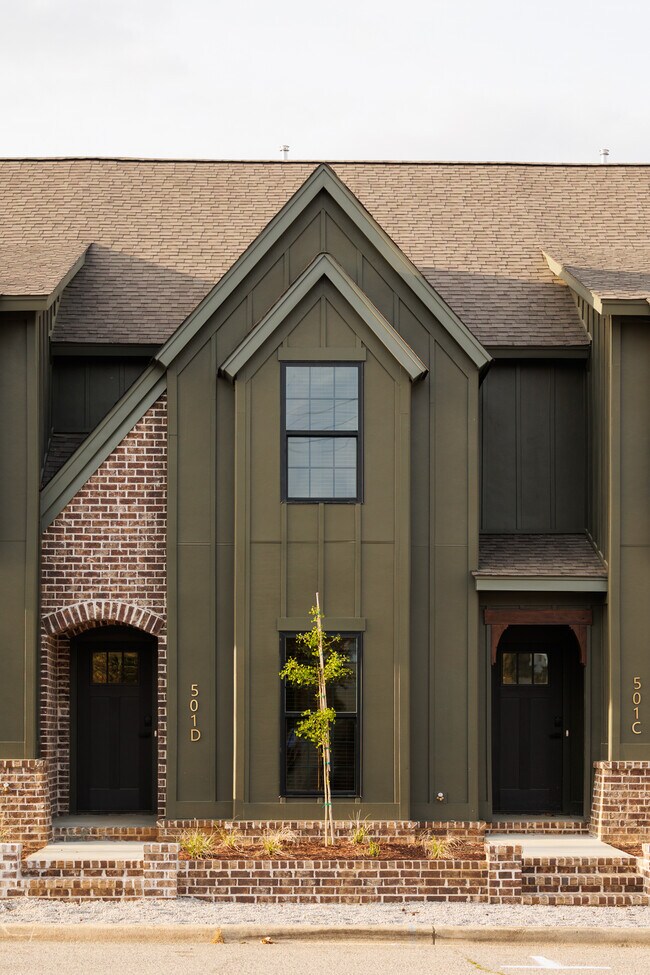 Photo - 501 W Cheves St