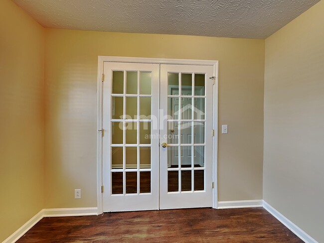 Photo - 1428 Westview Dr