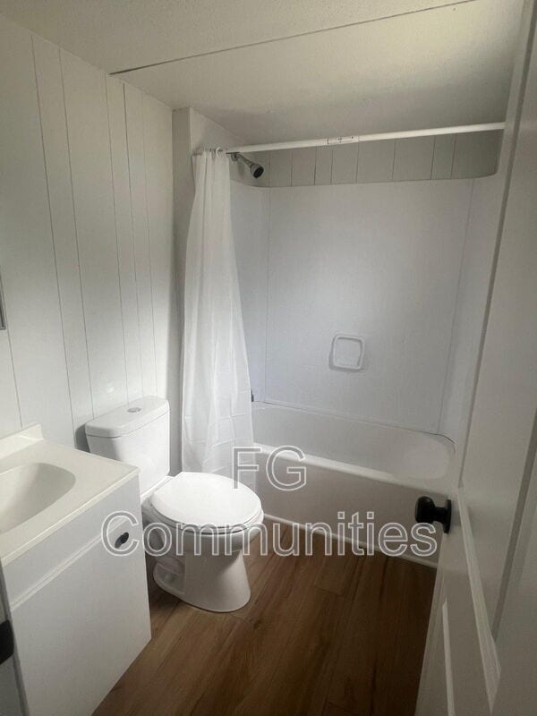 Photo - 304 Coleman Rd