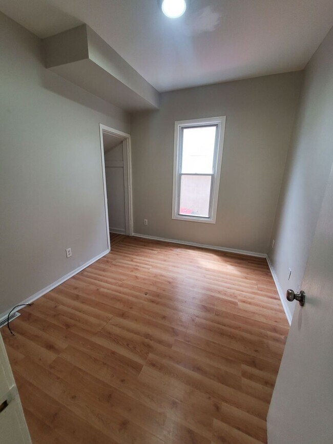 Photo - 1108-1110 61st St. Unit 1108 Lower