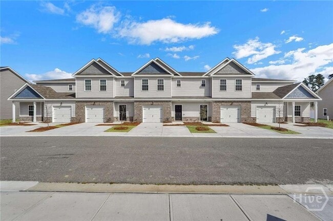 Building Photo - 3-bedroom, 2.5-bathroom Townhouse